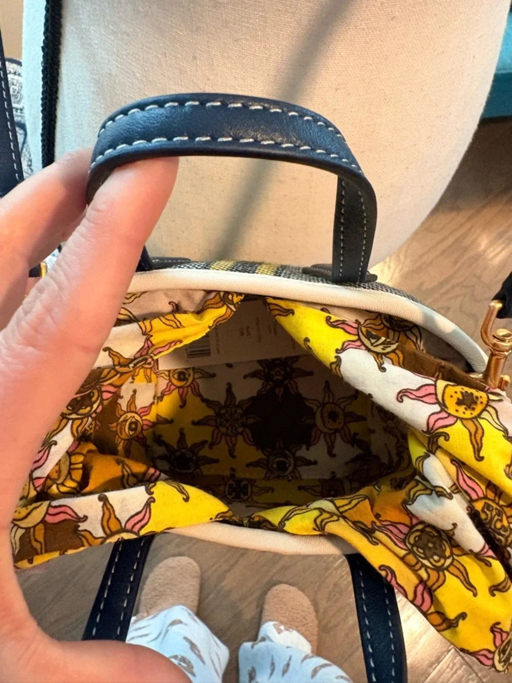 ✨Tory Burch (NWT) Perry Plaid Micro Tote✨ - Picture 8 of 11